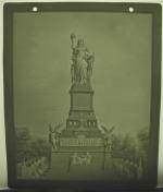 LITHOPHANIE. "Monument aux morts". Plaque en porcelaine. Epoque début du...
