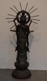 JAPON
Importante statue d'Avalokitsvara en bronze et émaux champlevés 
Première moitié...