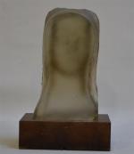 Maurice LAFAILLE (1898-1987) d'après.
Sculpture en verre moulé représentant une tête...