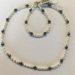 PARURE comprenant un collier et un bracelet de perle de...