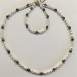 PARURE comprenant un collier et un bracelet de perle de...