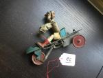 Jouet français 1920 tricycle rameur avec personnage, L. 19 cm,...