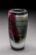 Morin 
Vase de forme conique en verre soufflé polychrome dans...