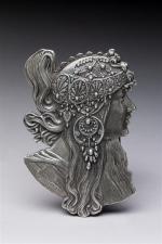 Alphonse Mucha (1860-1939)
" Tête byzantine "
Boucle de ceinture en bronze...