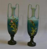 Delphin MASSIER (1836-1907) à Vallauris
Paire de vases de forme amphore...