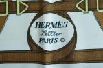 HERMES Paris, carré de soie, modèle "Eperon d'or". 90 x...