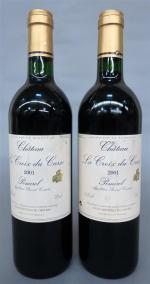 Bordeaux rouge. Deux bouteilles Château La Croix du Casse 2001...