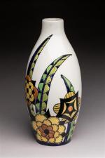 Keramis. Vase de forme ovoïde en céramique polychrome à décor...