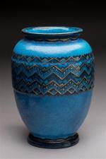 Raoul Lachenal (1885-1956). Vase de forme bombée à col ouvert...
