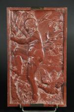 Plaque en marbre rouge sculpté en bas-relief d'un enfant attaqué...
