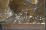 MARIOTON Claudius (1844-1919) : Chanteur vénitien. Bronze à patine brune,...