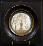 Miniature commémorative représentant une urne sur colonne sous un saule...