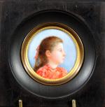 Miniature ronde d'époque fin XIX's représentant le profil d'une fillette...