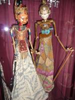 2 Marionnettes à tige : du théâtre "Wayang-Golek" de Java. Théâtre...