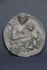 BARBEDIENNE : MEDAILLON en bronze à décor en bas-relief de...