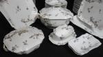 HAVILAND & Cie LIMOGES - SERVICE de table en porcelaine,...