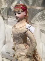 Belle poupée parisienne, tête biscuit mobile sur collerette biscuit (numéroté...