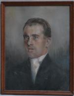 Betsy DAIGNE (fin XIXème - début XXème)
Portrait d'homme
Pastel signé en...