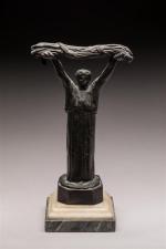 Alexandre Maspoli (1875-1943)
" Allégorie "
Sujet en bronze à patine brune...