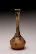 D'Argental. Vase soliflore en verre gravé à l'acide à décor...