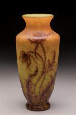 Duquersil. Vase de forme balustre en verre gravé et émaillé...