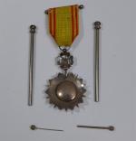 Tunisie Ordre du Nicham Iftikar. Étoile d'Officier. Argent, émail (éclats),...