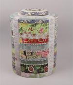 Fabienne JOUVIN, Pot couvert en porcelaine de Chine, décor rayé...