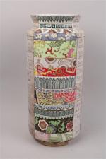 Fabienne JOUVIN, Vase en porcelaine de Chine, décor rayé de...