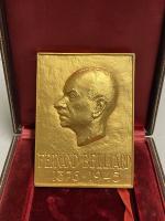 une plaque en bronze hommage à Fernand Belliard 1876-1945 de...