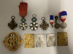 12 medailles et plaques dont legion d'honneur, plaques de bordeaux