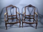 Paire de châssis fauteuils Louis XV en bois naturel sculpté
91...
