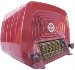 DUCRETET L2523 en plastique rouge, 1955, secteur a 5 lampes....