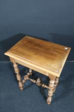 Petite TABLE de style Louis XIII, époque XIXème siècle en...