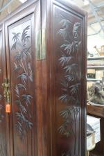 CHINE : Belle armoire vers 1920 en bois exotique sculpté...