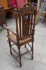 Chaise haute d'enfant en chêne style Henri II assise cannée,...