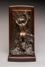 Raymond Sudre (1870-1962)
« Arachné »
Sujet en bas-relief en bronze à...