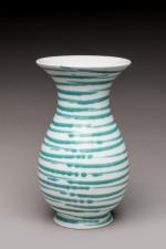 Gmundner Keramik
Vase de forme balustre en céramique blanche à décor...