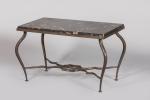 Michel Zadounaïsky (1903-1983)
Table basse de forme rectangulaire en fer forgé...