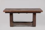 Francisque Chaleyssin (1872-1951)
Importante table à rallonges en chêne patiné et...