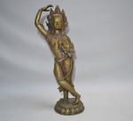 INDE
Sujet en bronze représentant une divinité dansante
H.: 47.5 cm