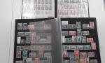 Deux classeurs de timbres de France neufs avec quelques bonnes...