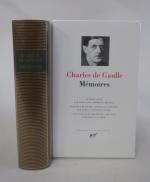 DE GAULLE (Charles). Mémoires. Paris, nrf.
Rodhoïd et étui illustré.