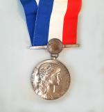 FRANCE, médaille de conseiller Prudhommale  XXème siècle en laiton...