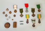 FRANCE, Lot de médailles militaires et civiles, principalement première guerre...