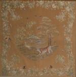 CHINE
Tissu brodé représentant un tigre chassant une antilope
116 x 116...