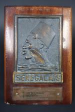 MILITARIA - Escorteur SENEGALAIS : Plaque en bronze à décor...