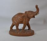 ELEPHANT en terre cuite
H.: 29 cm (petits éclats)