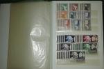 Laos, un classeur de timbres neufs, quantités variables