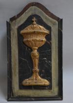 PORTE DE TABERNACLE en bois sculpté, peint et doré représentant...