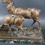 LAPLANCHE Albert (1854-1935) : Cerf et biche s'abreuvant. Bronze patiné...